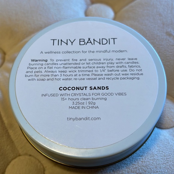 Coconut Sands Shell Candle - Picture 2 of 4